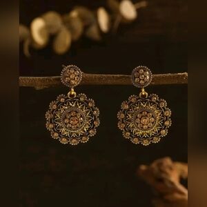 NEW! 2 For 25$ Elegant Gold Floral Earrings NWT!